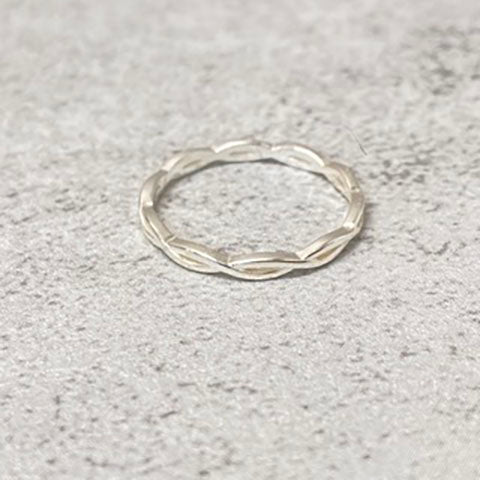 Mini Twist Ring