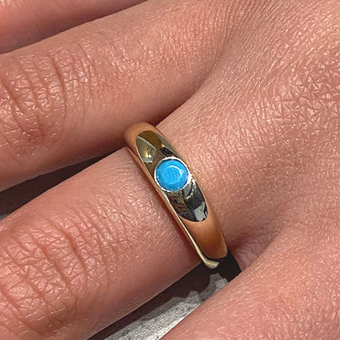 Embedded Round Gem Band Ring